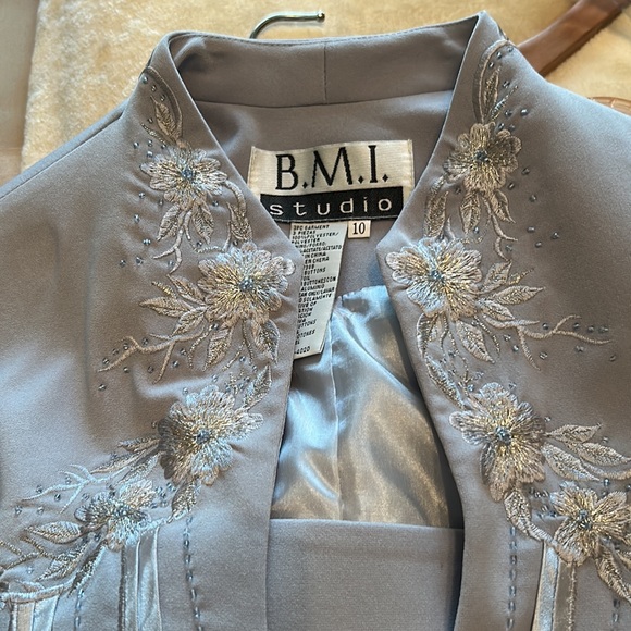 Suit - Picture 8 of 14